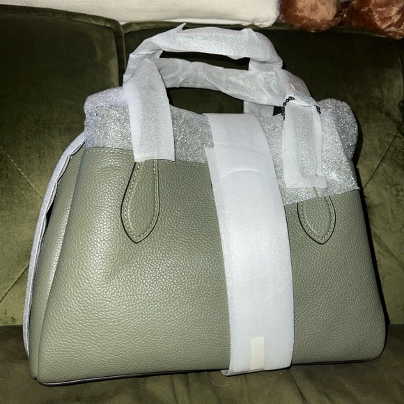 NWT Coach Lora Carryall 30 - Picture 3 of 9